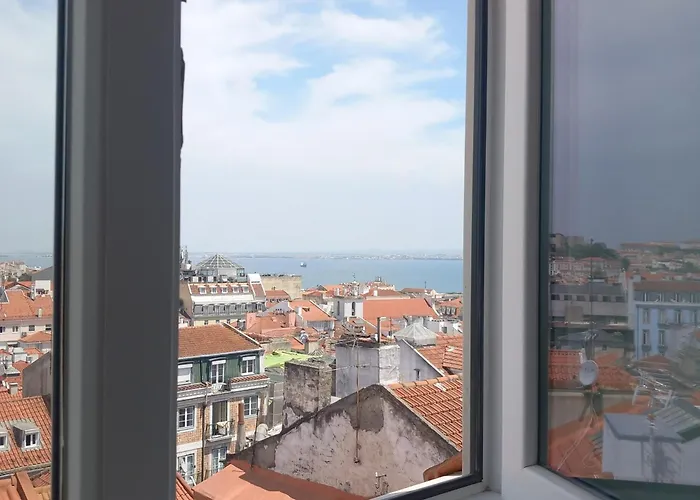 Rent4Rest Castle View Family & Friends In Bairro Alto